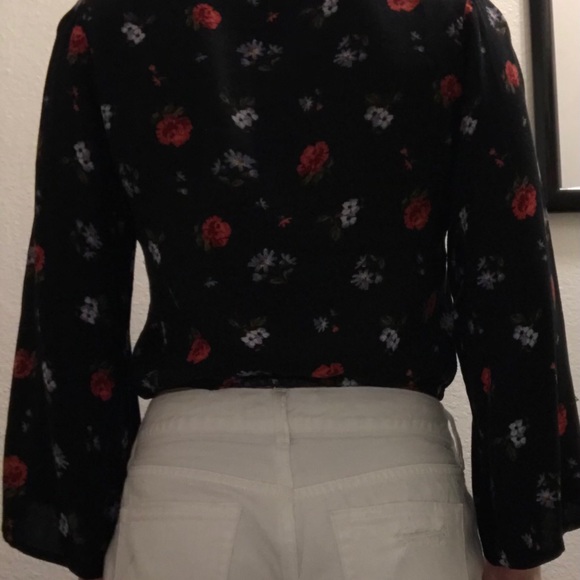 Floral Top - Picture 4 of 4